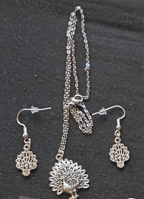 Peacock earring and necklace set